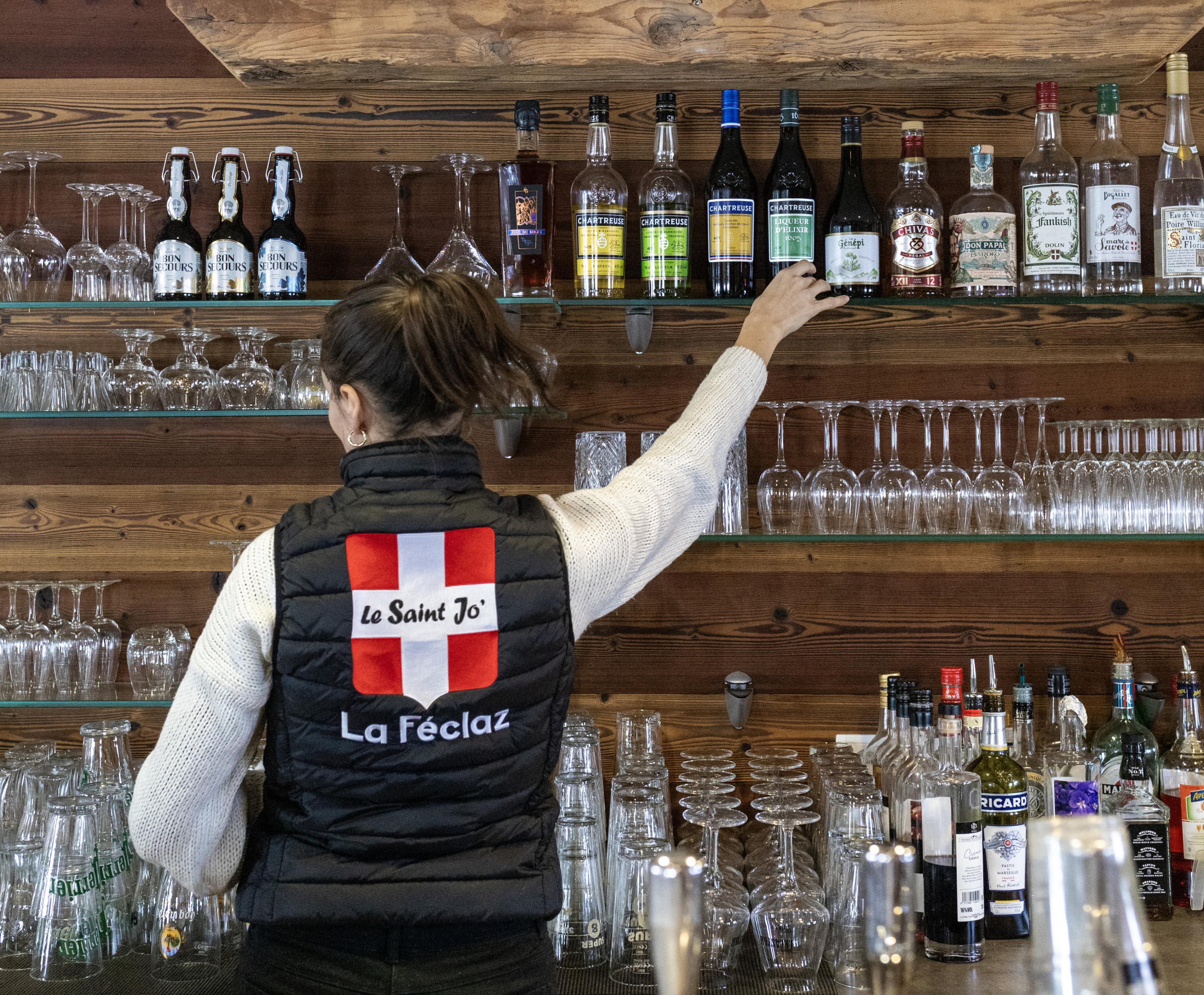 ski station restaurant neige