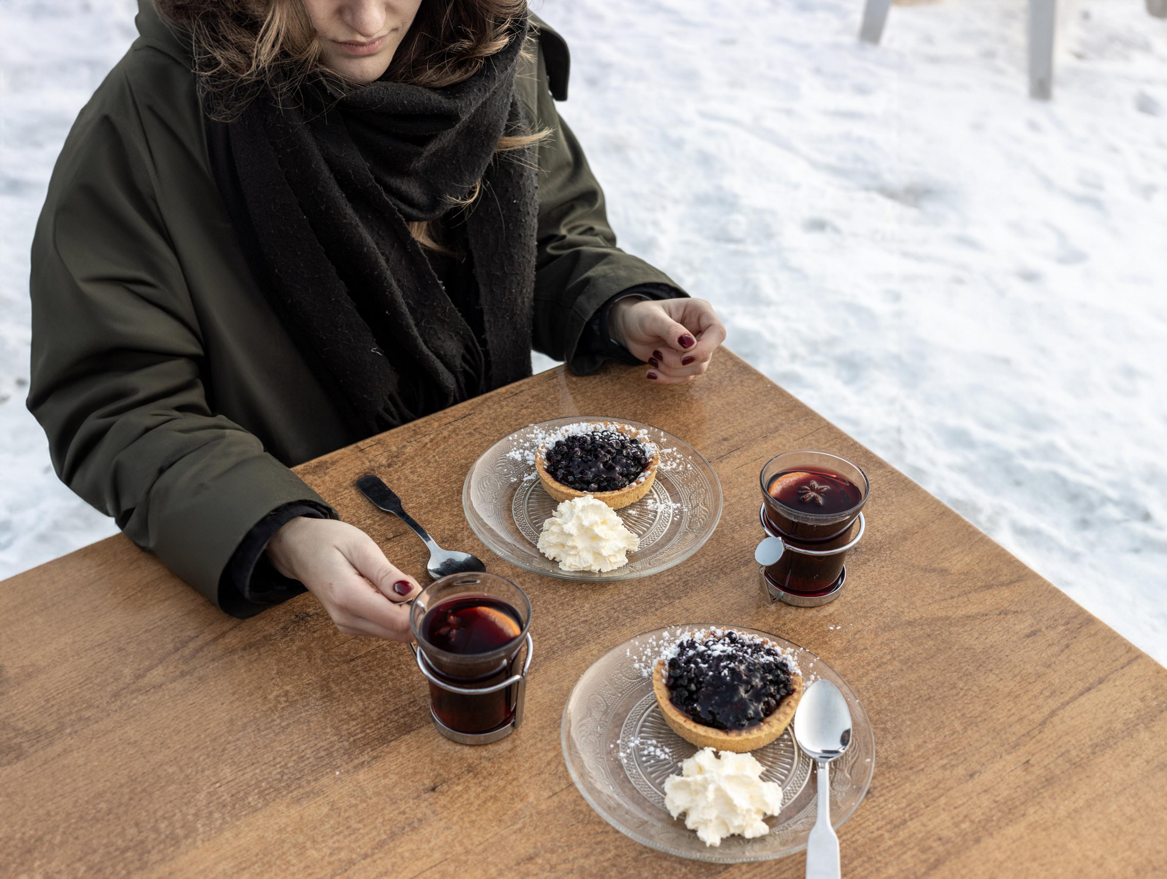 ski station restaurant neige