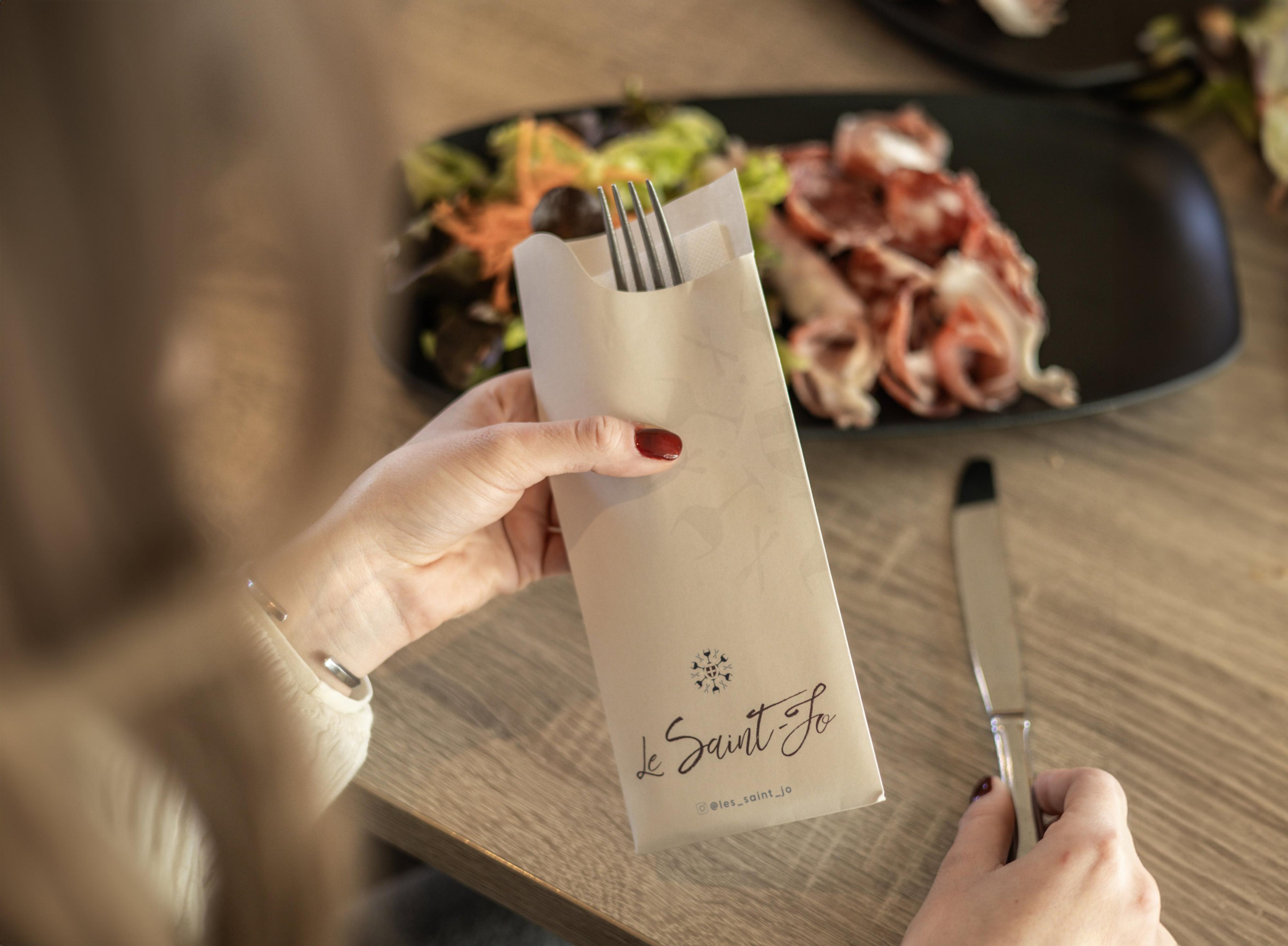 ski station restaurant neige